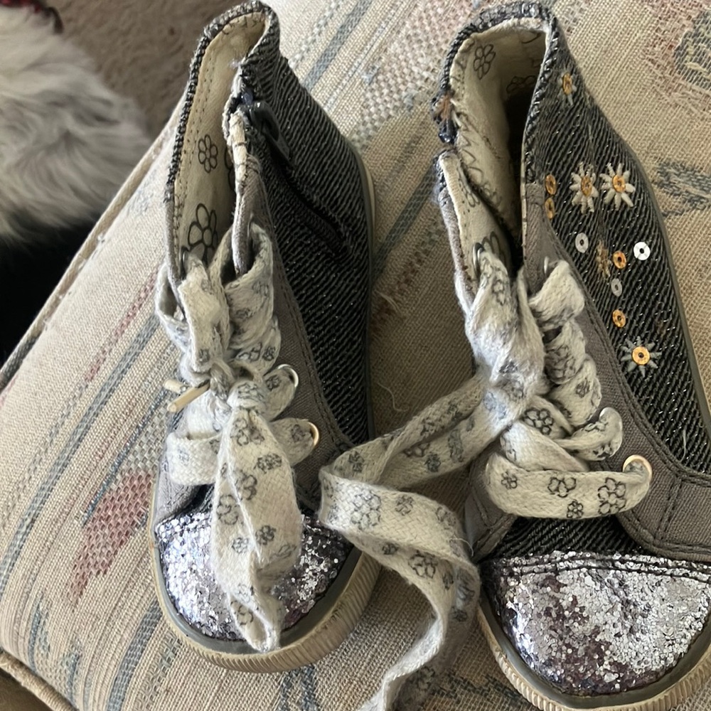 Girls jumping bean sneakers 8